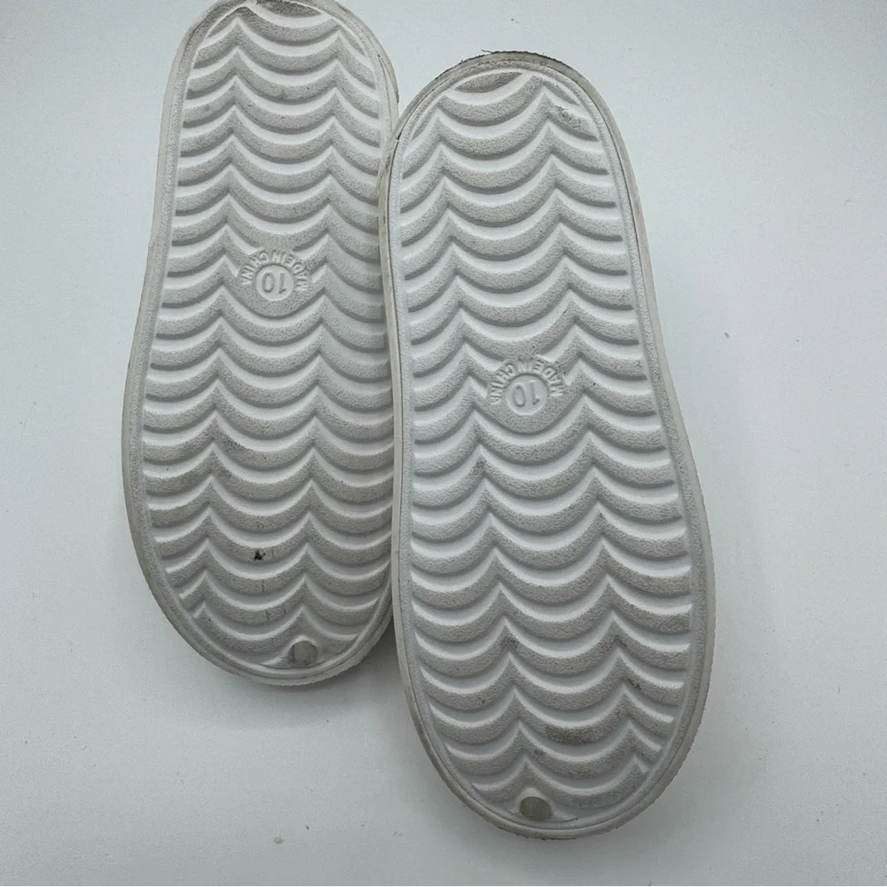Old Navy Flower Slip-On Shoes‎ 10c